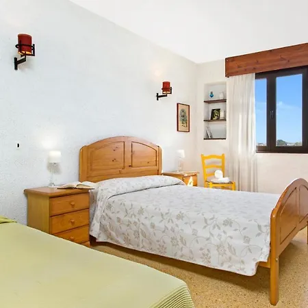 Villa Sleeps 6